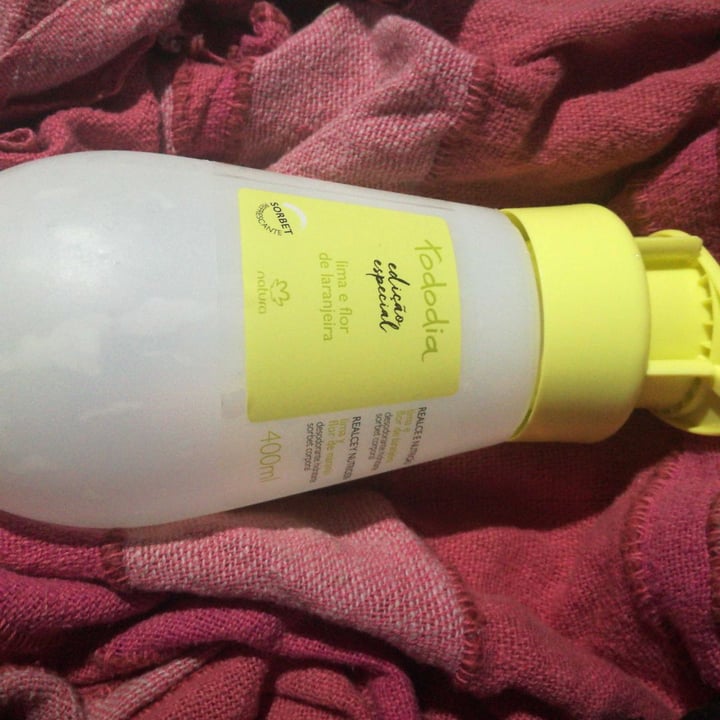 photo of Natura Crema corporal Lima Y Flor De Naranja shared by @lourescor on  18 Jan 2020 - review