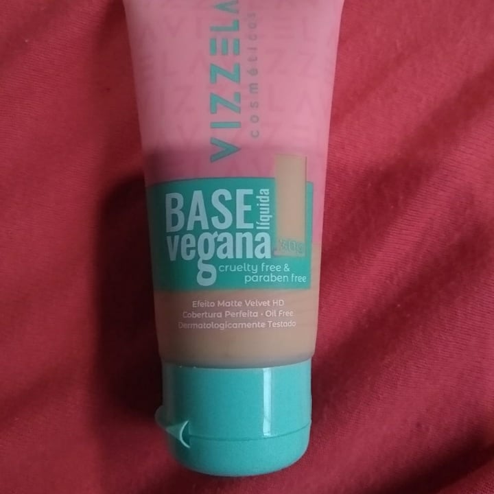 photo of Vizzela Cosméticos Base Vegana Líquida shared by @igorglaeser on  28 Apr 2022 - review