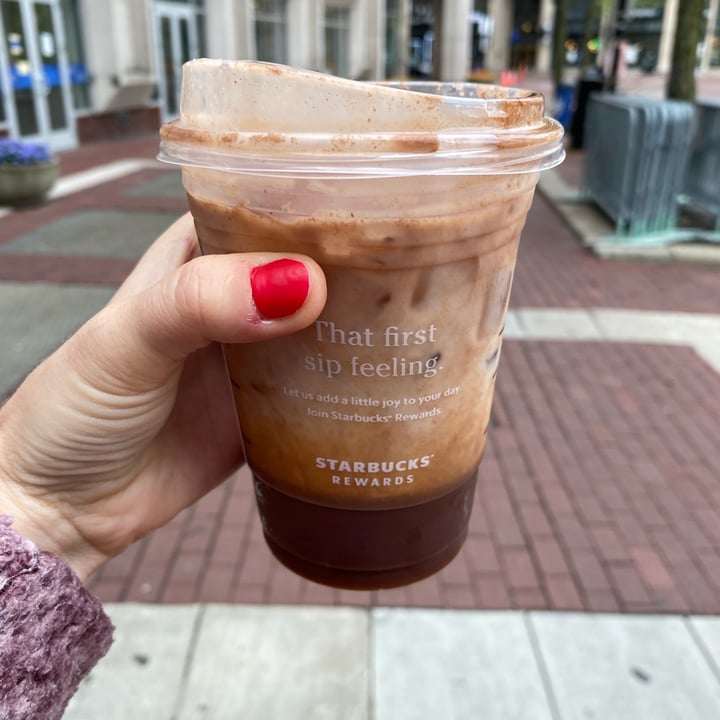 photo of Starbucks Almond Iced Latte shared by @samlovesplants on  30 Apr 2022 - review
