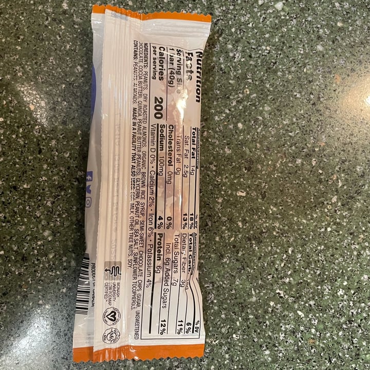 photo of Fody Peanut butter chocolate quinoa bar shared by @julie4theanimals on  09 Nov 2021 - review