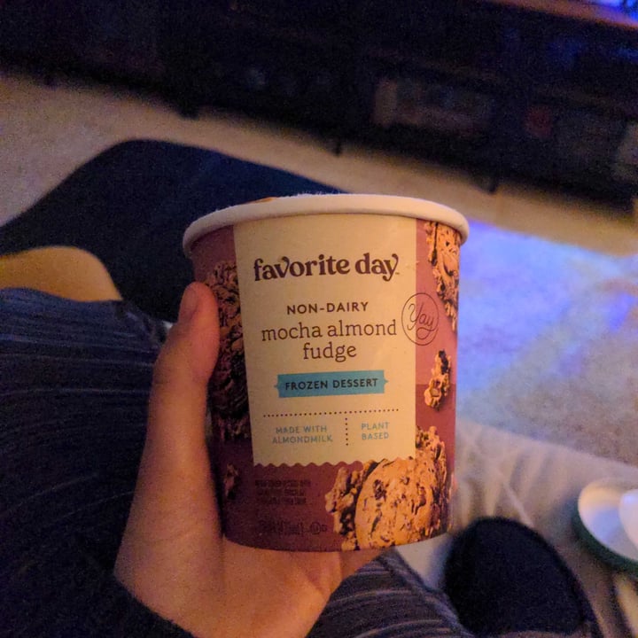 review photo of Favorite day Non-Dairy Mocha Almond Fudge shared by @cassiespanton on 21 Mar 2022 - review