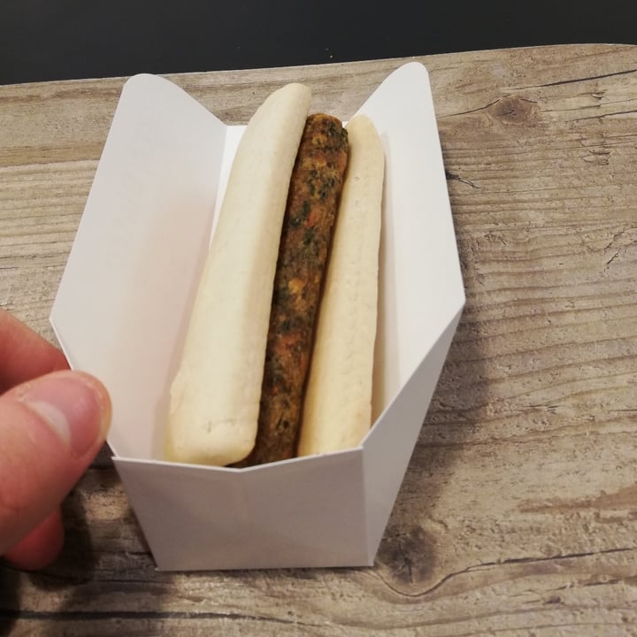photo of Ikea Vegan Hot Dog shared by @emanuelepascuzzo on  28 Mar 2022 - review