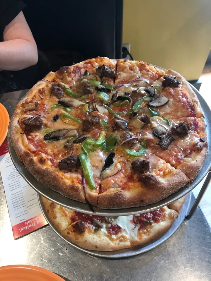 photo of Flying Saucer Pizza Company Vegan 8 Bit shared by @photocrazi93 on  16 May 2019 - review