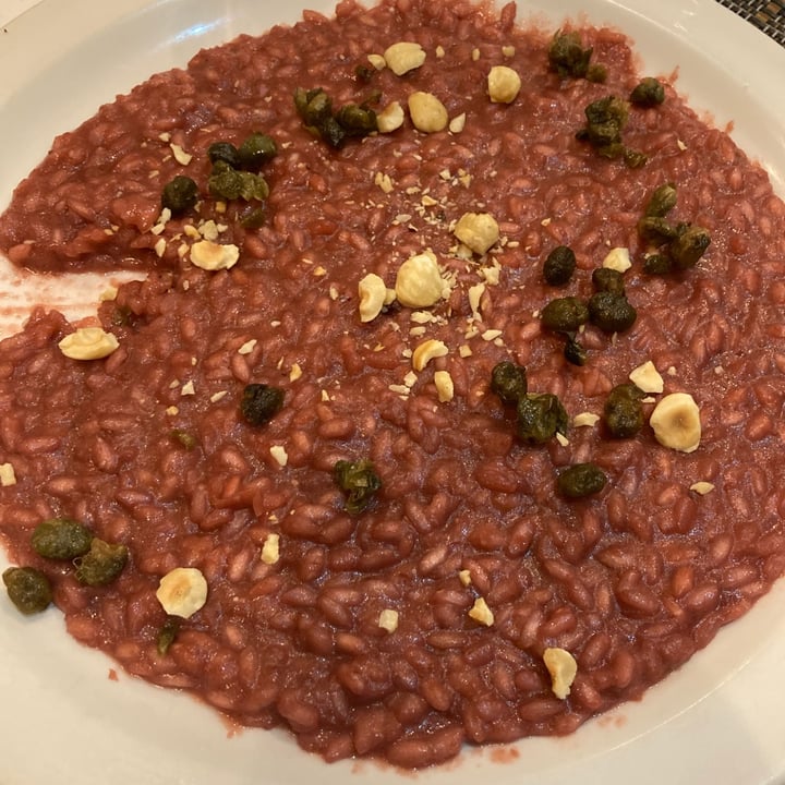 review photo of Ma Va' ? Restaurant Roma Risotto con Rapa Rossa, Noci E Capperi shared by @littleflame on 21 May 2022 - review