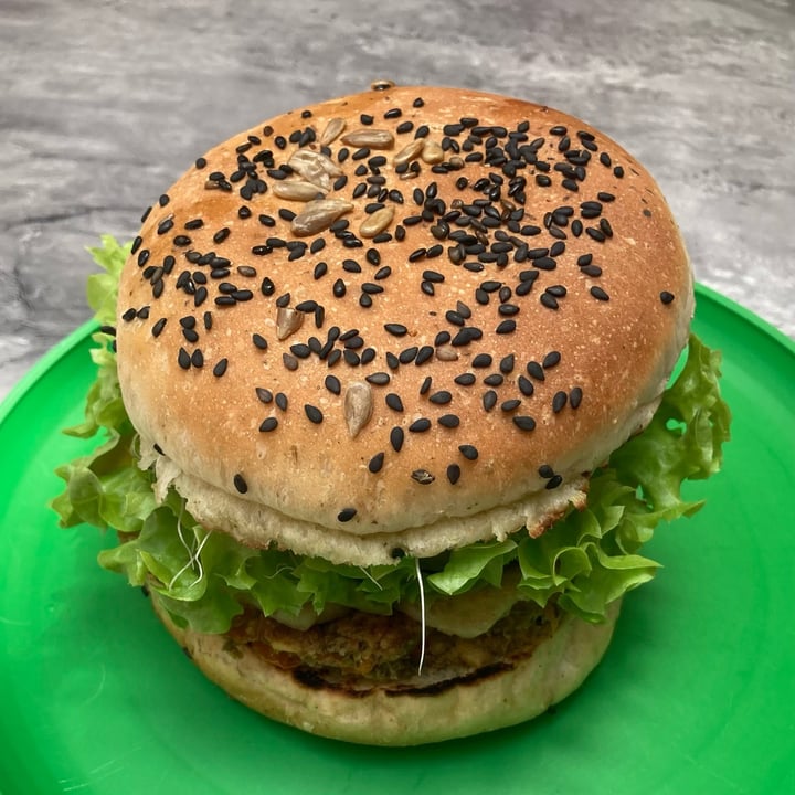 photo of Tejuino & Veggie Burguer hamburguesa vegana shared by @aliscorle on  06 Oct 2022 - review