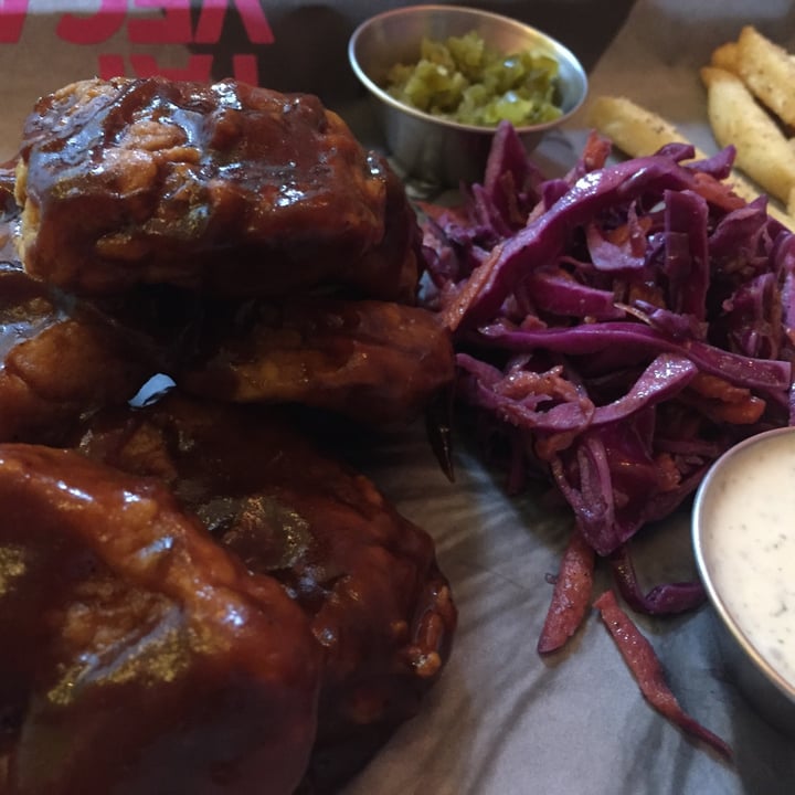 photo of Fat Vegan Alitas bbq shared by @zullybee on  01 May 2021 - review