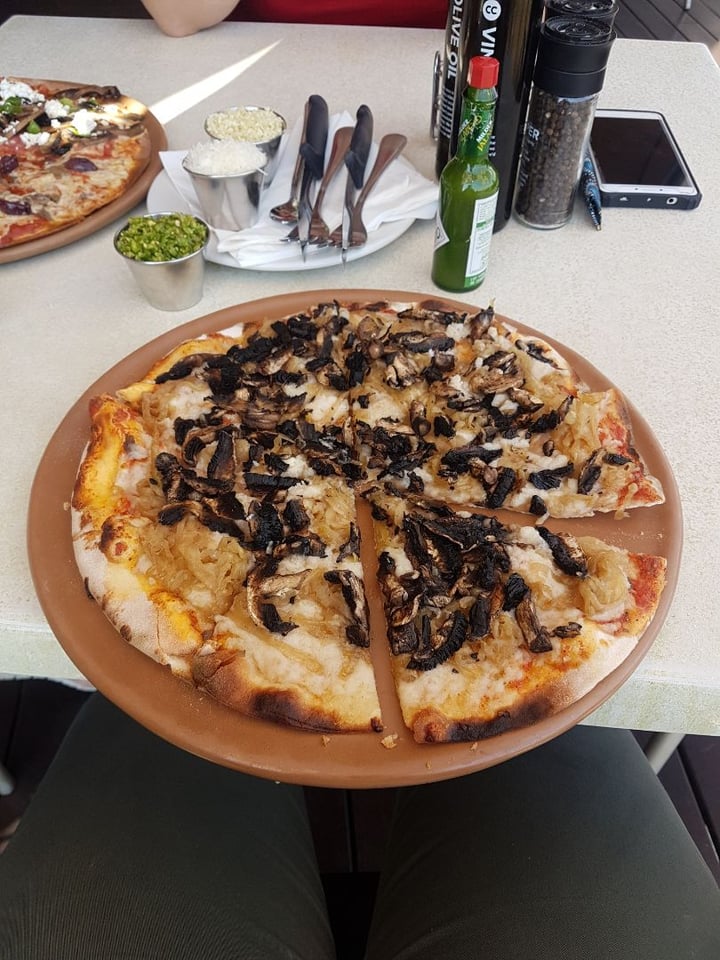 photo of Col'Cacchio - Moreleta Park Build your own pizza shared by @boardroomhippie on  04 Sep 2019 - review