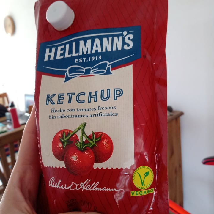 photo of Hellmann’s Ketchup shared by @luciaduran on  05 Apr 2021 - review