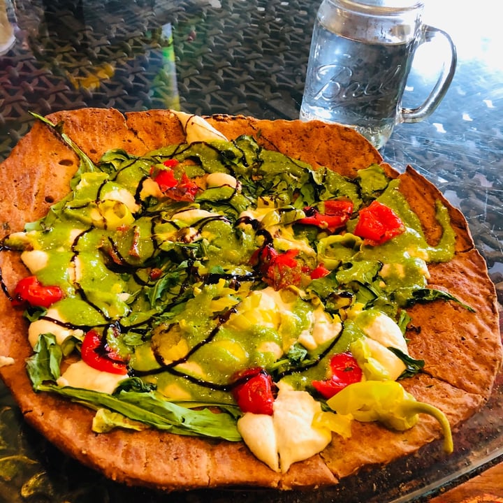 photo of EVE Encinitas Avocado Tomato Basil Flatbread shared by @lonica on  15 Mar 2021 - review
