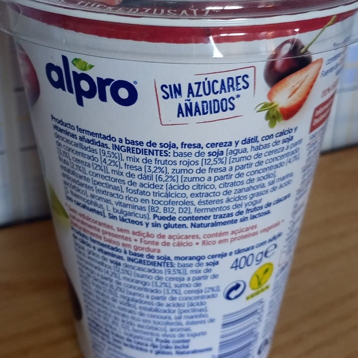 photo of Alpro Yogurt Frutos Rojos y Dátiles shared by @titoherbito on  20 Feb 2022 - review