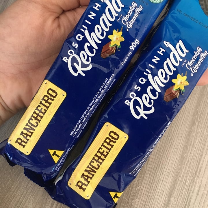 photo of Rancheiro Rosquinha Recheada Sabor Chocolate e Baunilha shared by @victoriaoliveira on  27 Jul 2021 - review