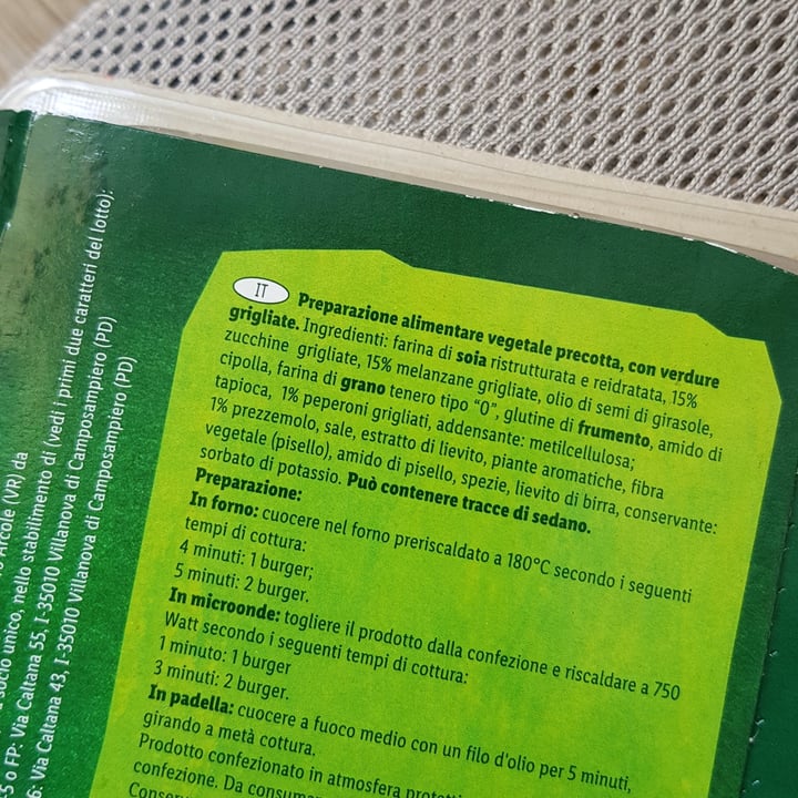 photo of Vemondo Burger con Verdure Grigliate shared by @pescacesca on  19 Aug 2021 - review