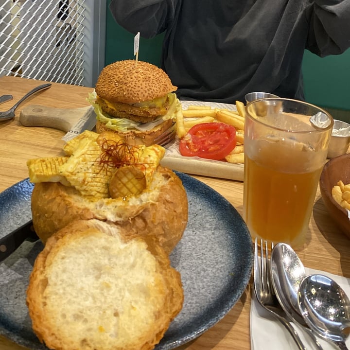review photo of Sofia 素菲亞素食餐廳 Curry Seafood Farmer Bun (Veganized) shared by @heppisweetpotato on 19 Dec 2021 - review