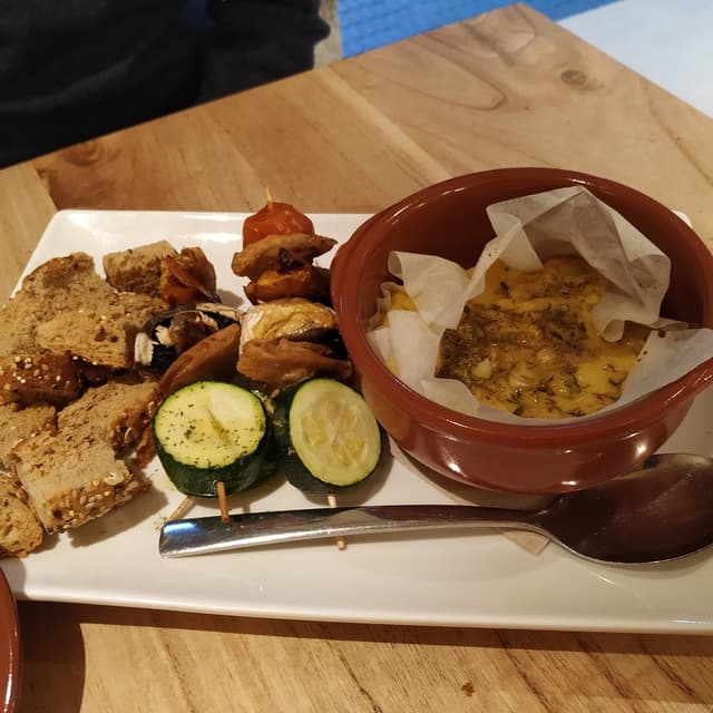 「Vegan cheese fondue」の料理の写真
