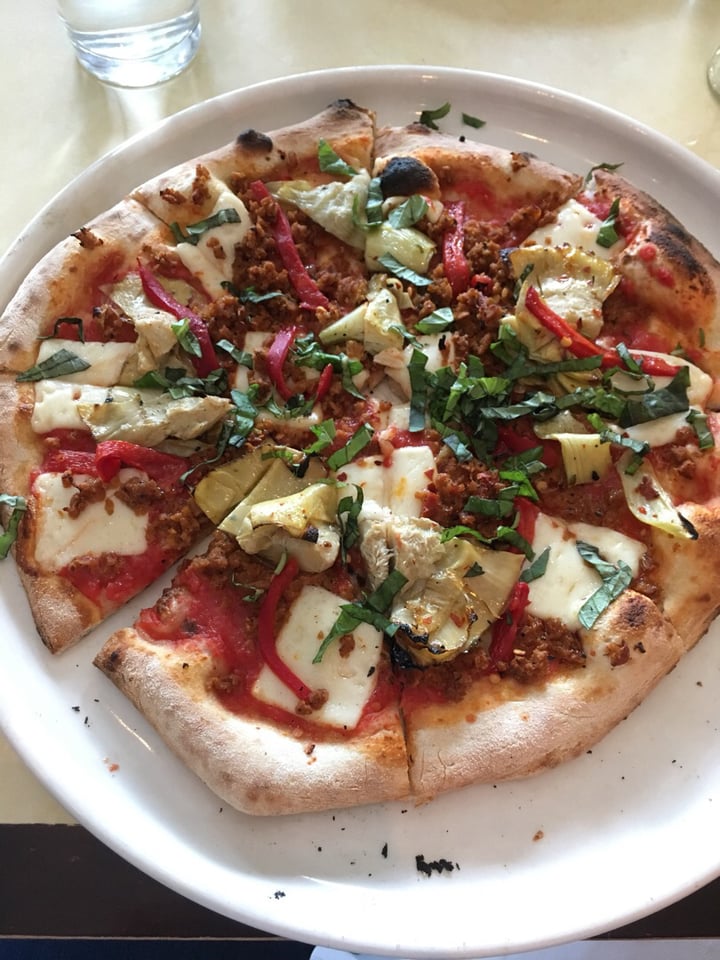 review photo of Pizza Nea Vegan Salsicce Pizza shared by @roosterredemption on 25 Sep 2018 - review