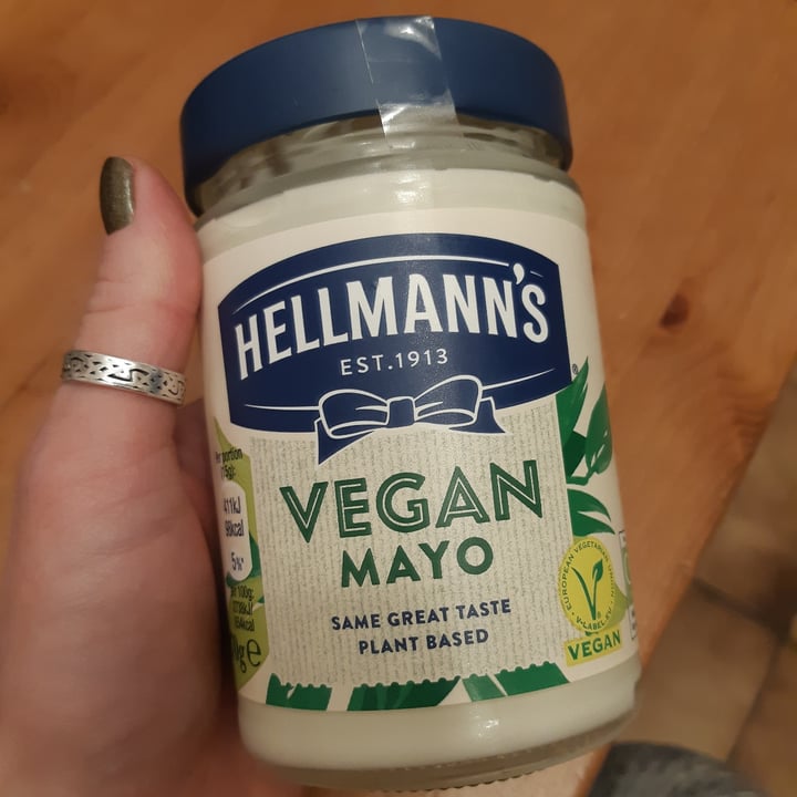 photo of Hellmann’s Hellman’s Vegan Mayonnaise shared by @veganeileen on  16 May 2021 - review