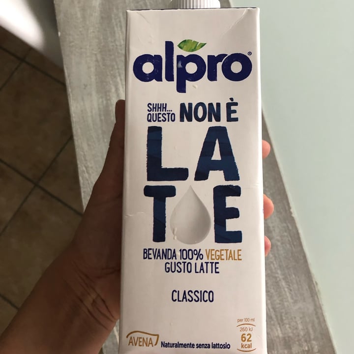 photo of Alpro This is Not Milk Classic Questo Non è Late Classico shared by @aleoddy on  18 Jun 2022 - review