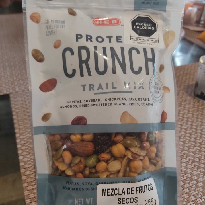 photo of H-E-B Protein crunch shared by @monicapmm on  23 May 2021 - review