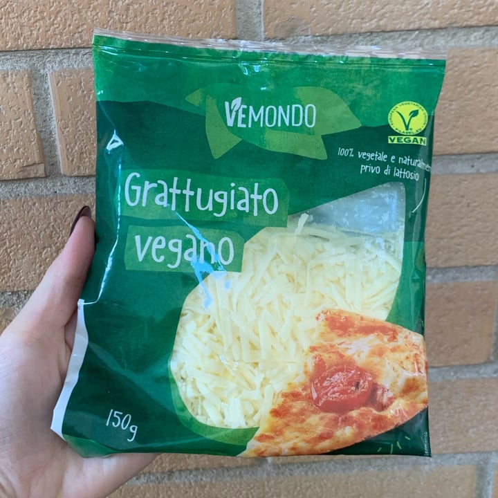 photo of Vemondo Grattugiato Vegano shared by @viorao on  12 Dec 2021 - review