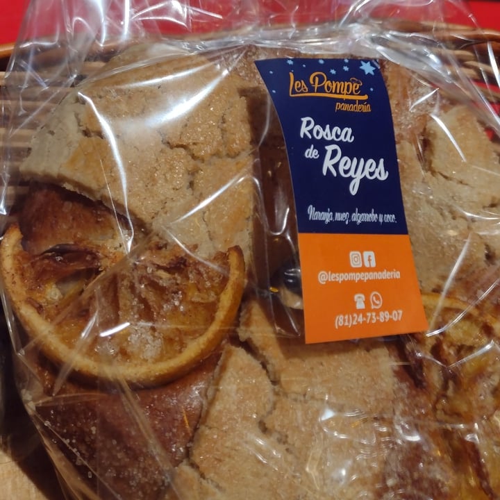 review photo of Les Pompe Rosca de reyes shared by @andyzavala on 03 Feb 2022 - review