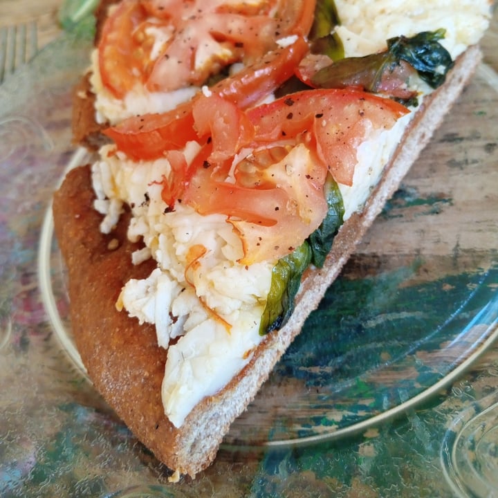 review photo of Alchemy Pizza Vegana Capresse Con Masa Integral shared by @aramat on 06 May 2022 - review