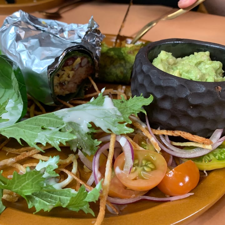 photo of Oleada Plant Based California Burrito shared by @claritaoscurita on  04 Jun 2021 - review