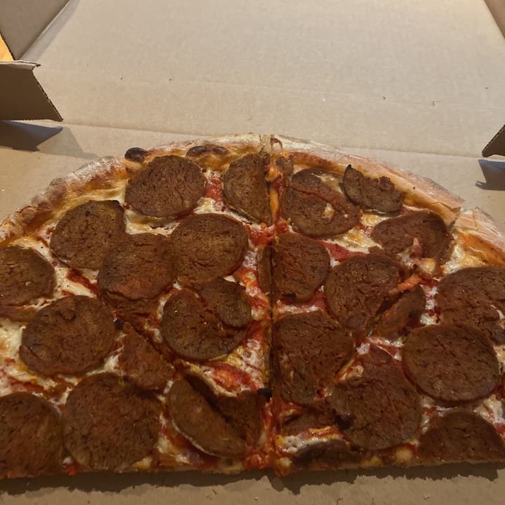 photo of Rise Above Pizza & Wings Pepperoni Pizza shared by @healthyhillies on  24 Apr 2021 - review