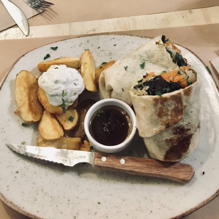 photo of Viva Burger Burrito shared by @nnaina99 on  13 Sep 2020 - review