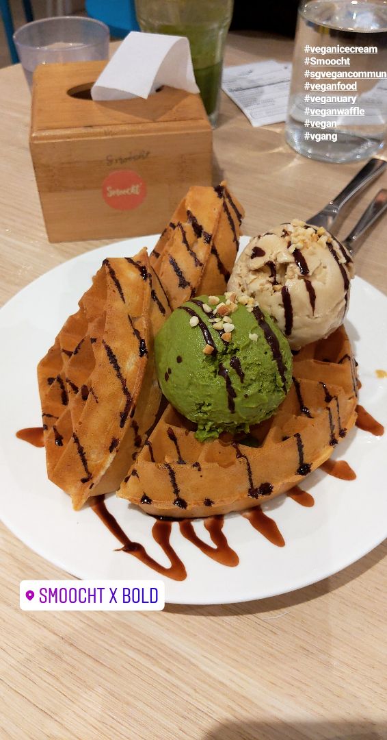 photo of WS Deli Experience Store Waffle and 2 flavored snowballs shared by @jxvegjournal on  04 Sep 2019 - review