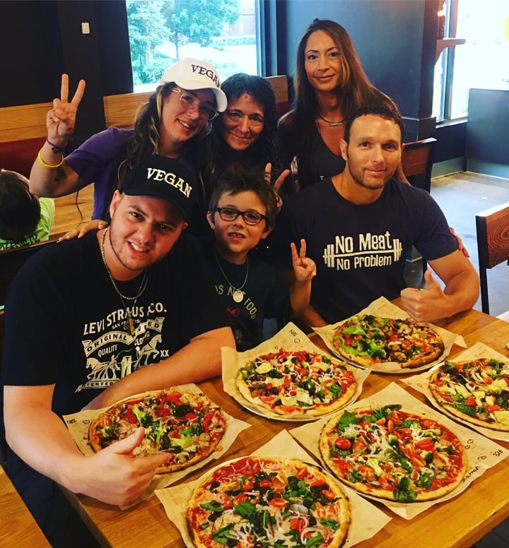 review photo of Blaze Pizza Build-your-own Vegan Pizza shared by @veganshannon on 30 Jun 2018 - review