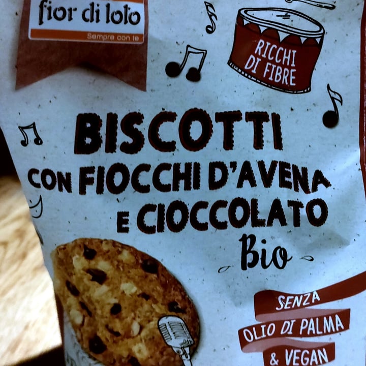 photo of Fior di Loto Biscotti Con Fiocchi D’avena E Cioccolato shared by @angelik on  16 Dec 2021 - review