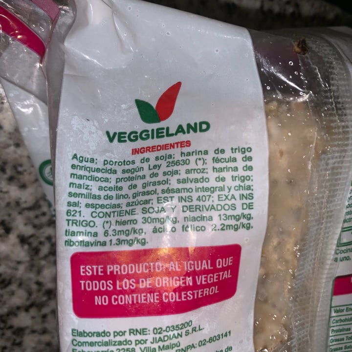 photo of Veggieland Medallón Multicereales shared by @naleuem on  13 Sep 2022 - review