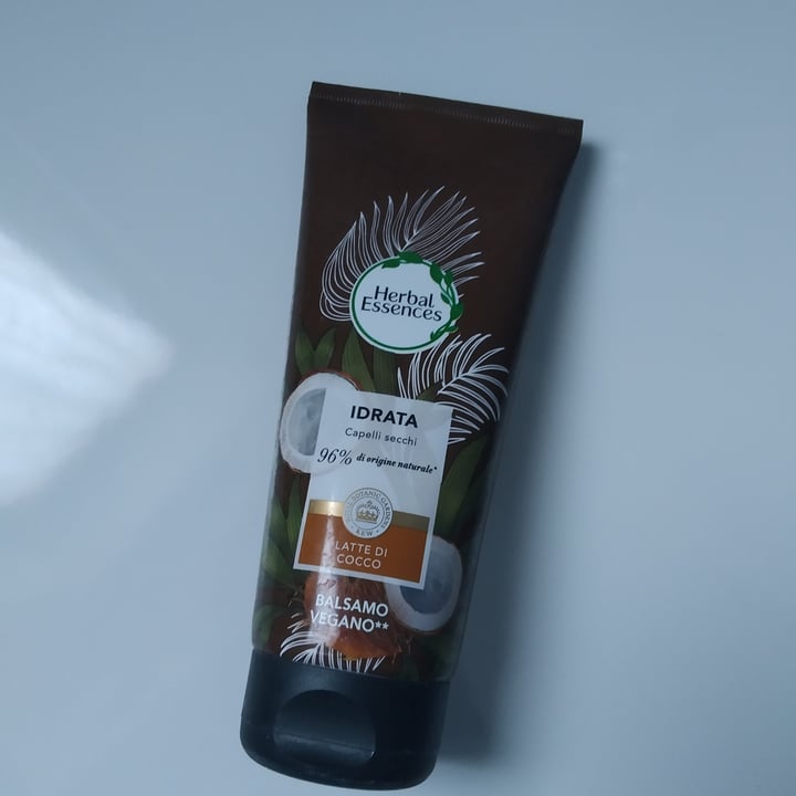 photo of Herbal Essences Balsamo Latte di Cocco shared by @chloebotta on  22 Feb 2022 - review