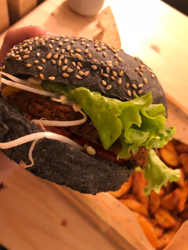 photo of Flower Burger Flower Burger shared by @ambra95 on  19 Feb 2020 - review