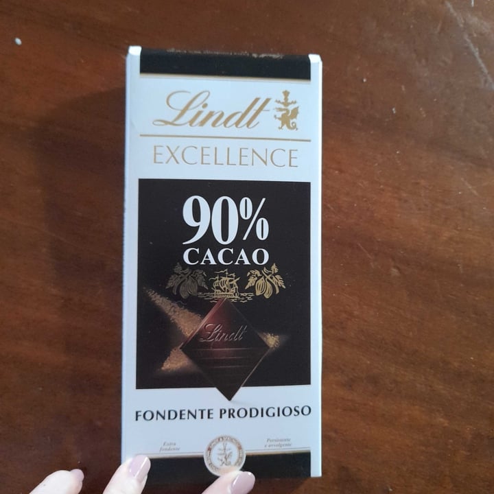 review photo of Lindt 90% Dark Chocolate shared by @fortuna on 10 Aug 2021 - review