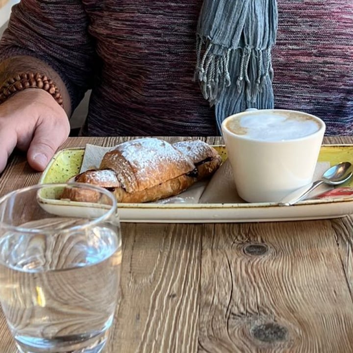 photo of BioEssere Café&Bistrot veg & vegan Cappuccino di soia shared by @leoncinoveg on  24 Mar 2022 - review