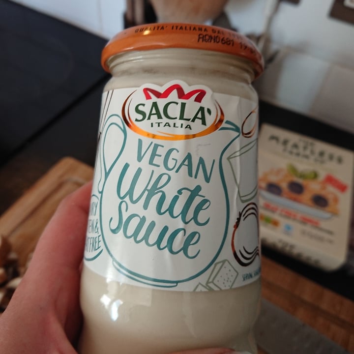 review photo of Sacla Vegan White Sauce shared by @charlotteomega on 21 May 2020 - review
