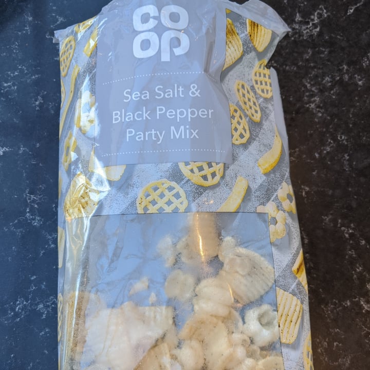 photo of Coop Sea Salt & Black Pepper Party Mix shared by @chanelharding on  15 Oct 2022 - review