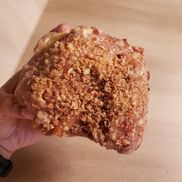 photo of Crave Doughnuts Maple Apple Fritter shared by @all1za on  05 Nov 2020 - review