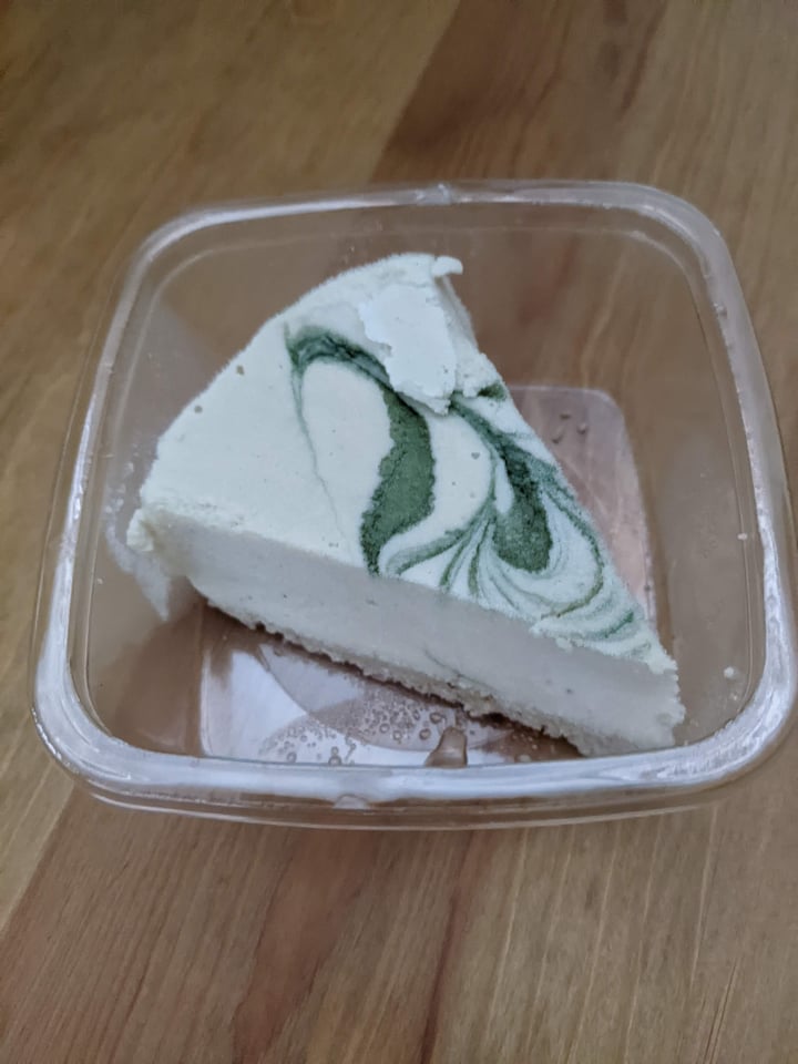 photo of Rawesome Raw Vegan Cake Lime Coco shared by @lcaro on  27 Aug 2022 - review