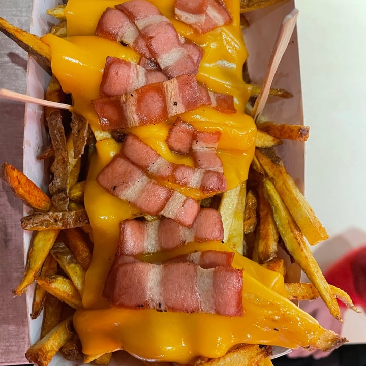 photo of FANTASTIC V Vacon cheese fries shared by @lurkelele on  04 Feb 2021 - review