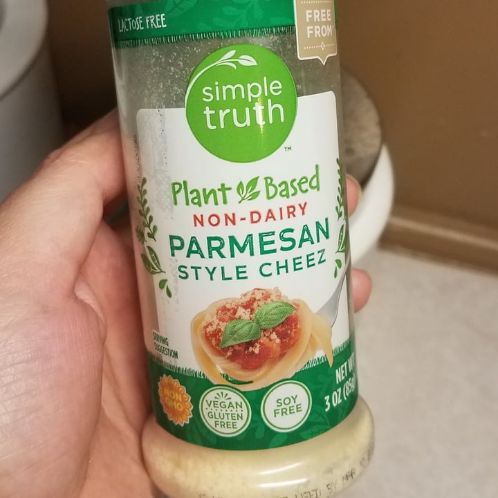 photo of Simple Truth Parmesan Style Cheez shared by @cierra on  17 Oct 2022 - review