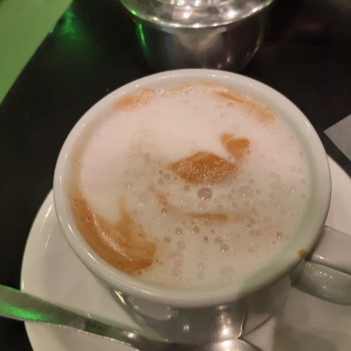 photo of Fifi Almacén Café con leche shared by @emilyvegan on  31 Aug 2021 - review