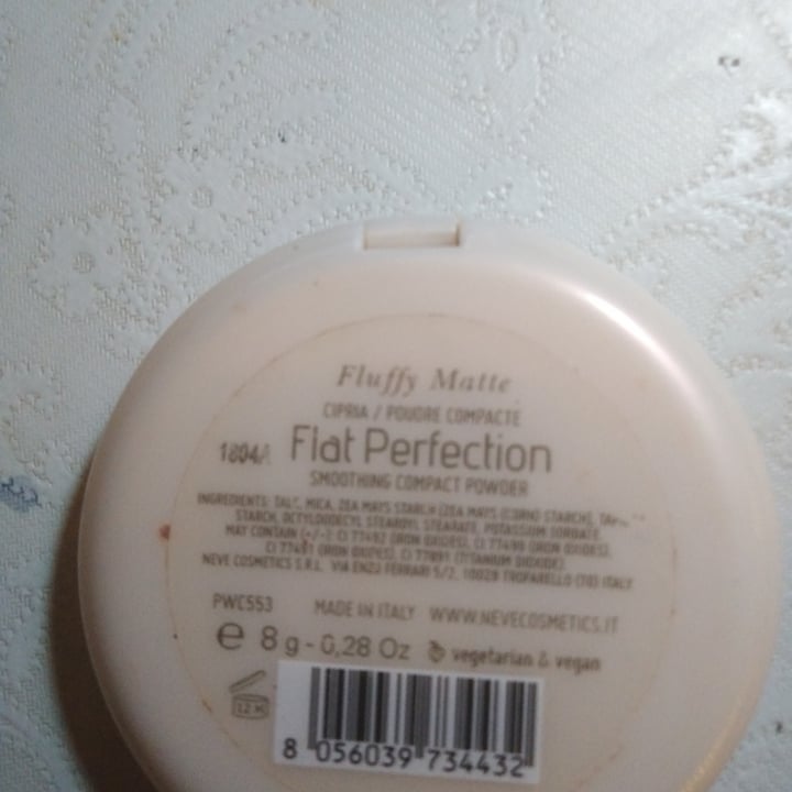 review photo of Neve Cosmetics Cipria trasparente shared by @antotantoveg on 01 Dec 2021 - review