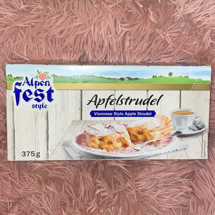 photo of Alpen fest style Apfelstrudel shared by @veraab on  10 Jan 2022 - review