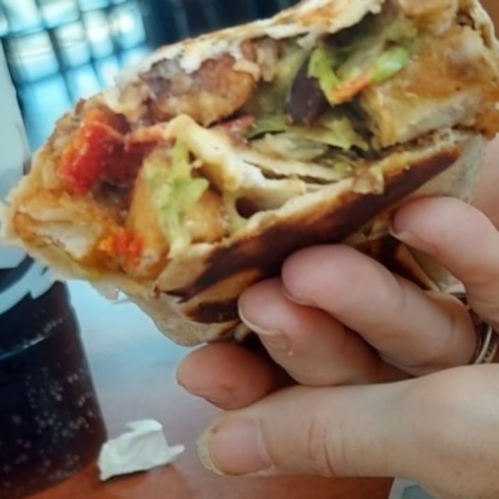 photo of Taco Bell Fiesta Veggie Burrito shared by @keital on  29 Sep 2022 - review