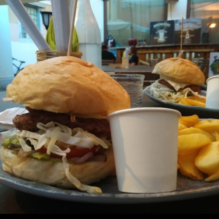 review photo of MAITA Aloha Vurger shared by @adaig on 22 Mar 2022 - review