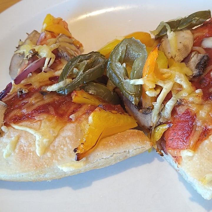 photo of Pizza Hut Restaurants Vegan Hot 'N' Spicy Veg shared by @ben20 on  25 Jun 2022 - review