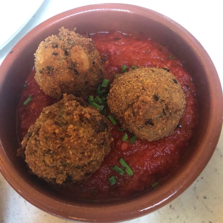 review photo of Elfriede Melanzanebällchen mit Tomatensauce shared by @lillboer on 20 Jul 2021 - review