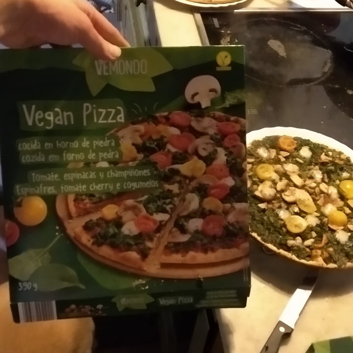 photo of Vemondo Stone baked verdura Pizza shared by @soad19 on  17 Dec 2021 - review
